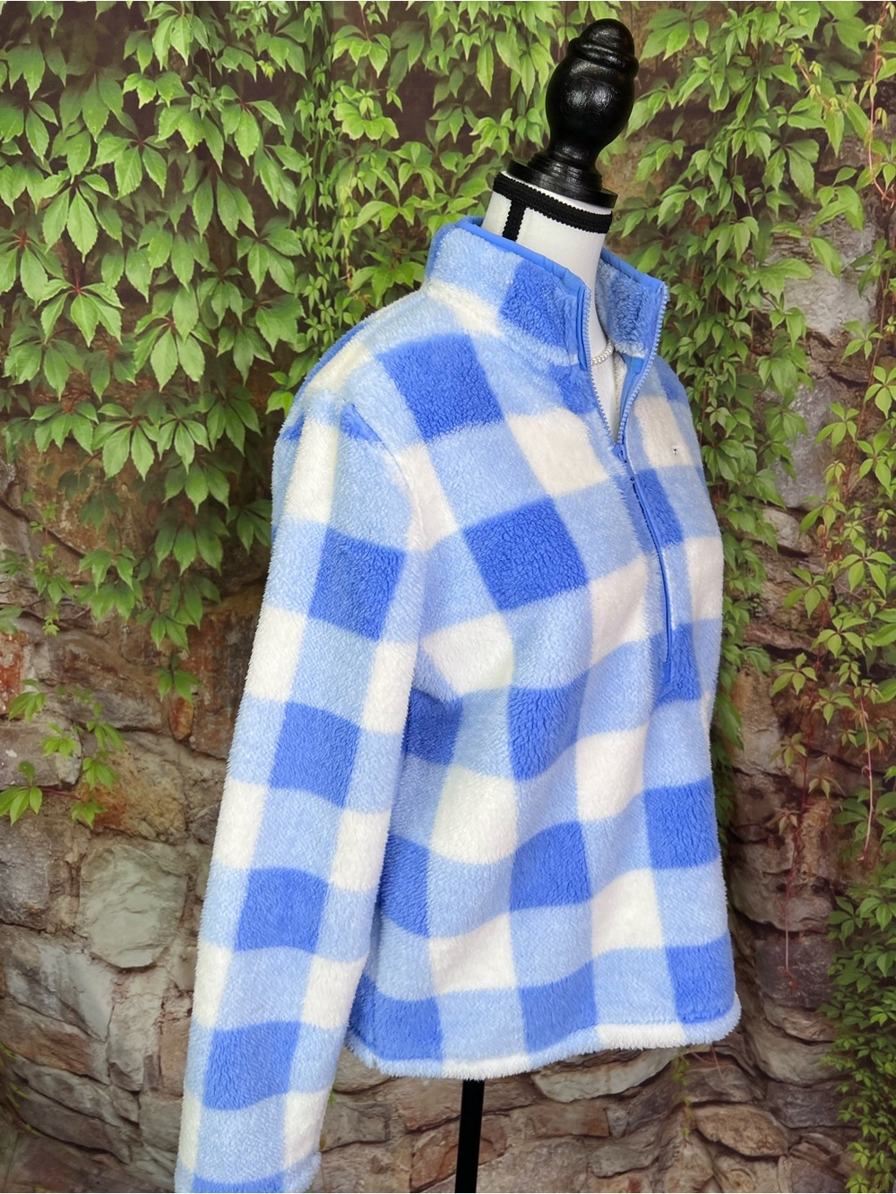 VINEYARD VINES Preppy Blue and White Plush Buffalo Check Quarterzip Pullover, S - Picture 11 of 13